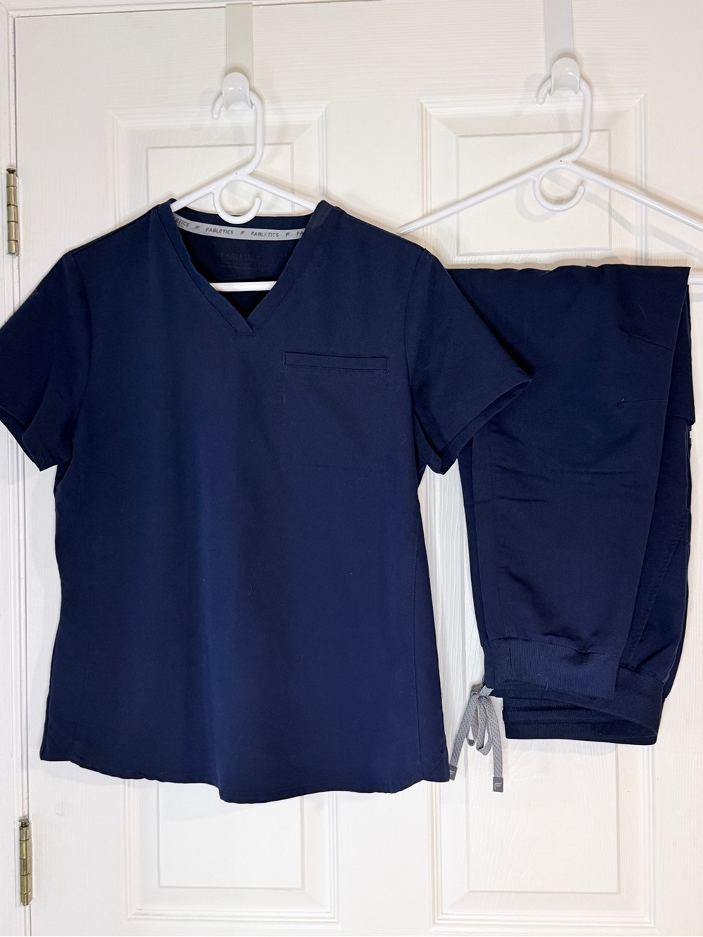 Fabletics Navy V‑Neck Short Sleeve Top & Jogger Pant Set